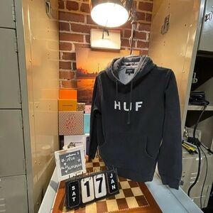 HUF
Essentials OG Logo Hoodie